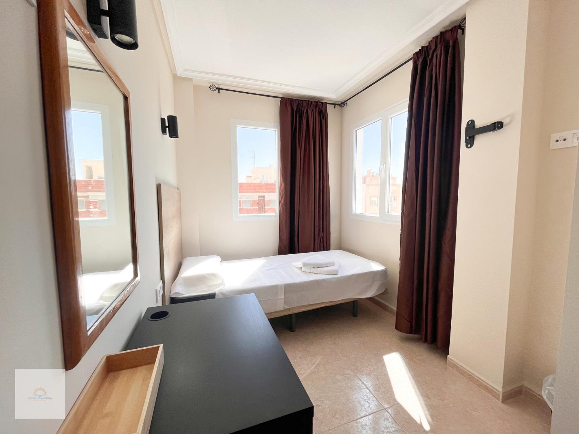 Hotel La Marina Elche La Mariña Екстериор снимка